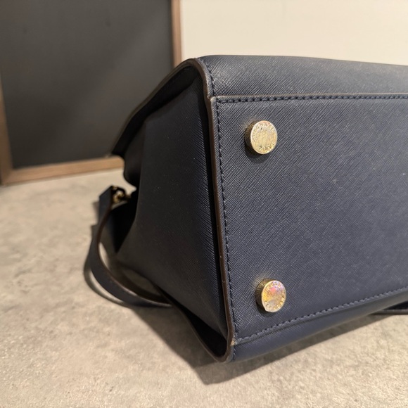 Michael Kors Navy Saffiano Leather Lg Selma with Shoulder Strap-EUC! - Picture 7 of 11